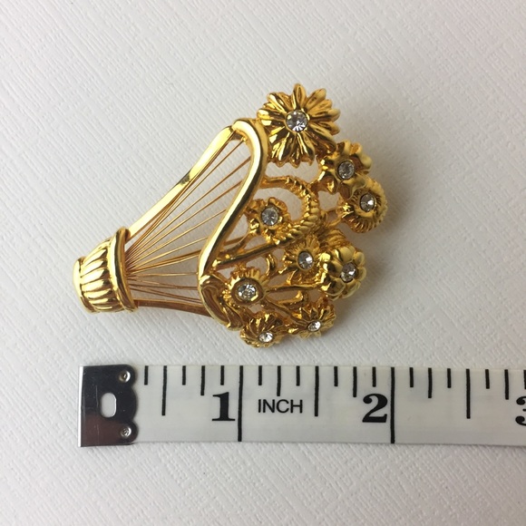 Vintage Monet Gold Tone Flower Basket Brooch - Picture 8 of 8
